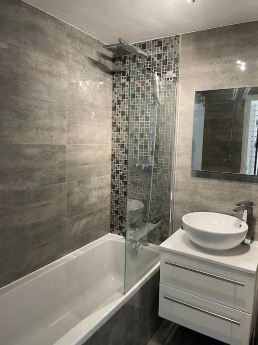 Grays Serviced Apartment Stifford Dış mekan fotoğraf